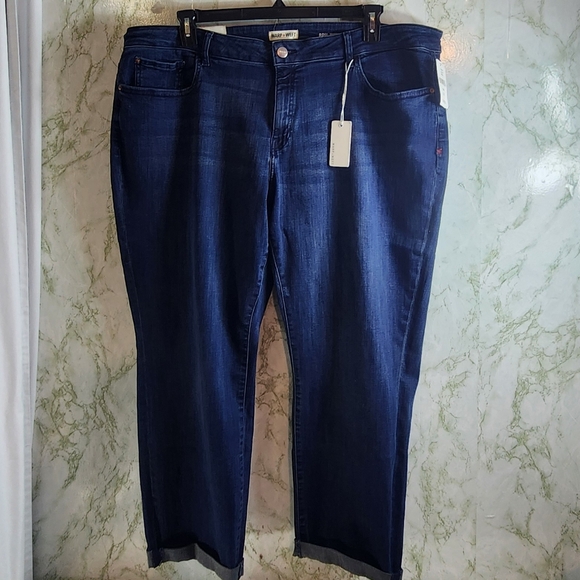 WARP + WEFT Brussels Boyfriend Cropped Jeans - Picture 2 of 14